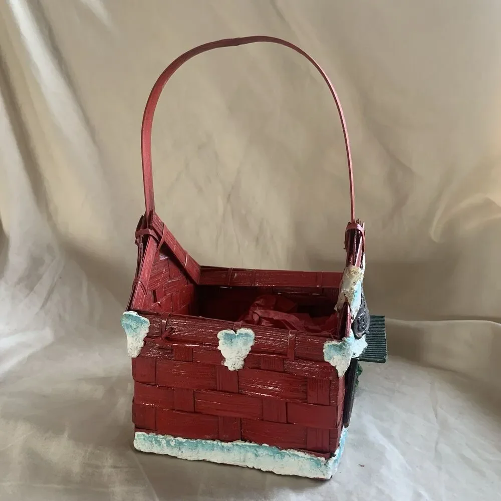 VTG Christmas Bamboo Basket, Santa Workshop 3D Effect, Small 6x6x11”